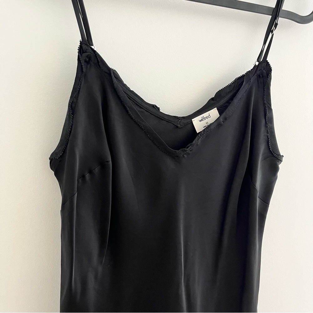 Aritzia Wilfred black tank